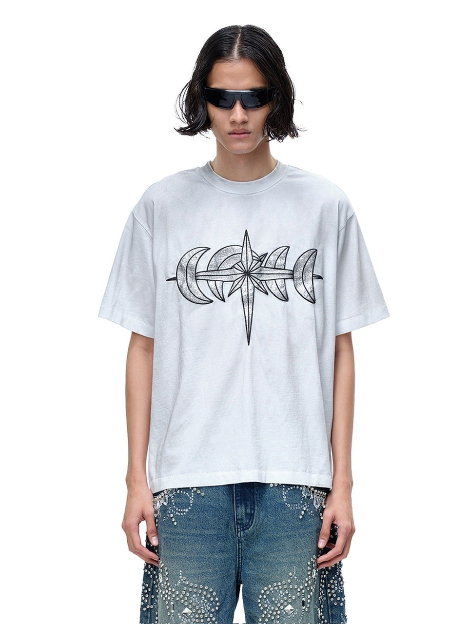 【The Boy Has No Patience】LUMINOUS NIGHT LEATHER PATCH TEE / 【ザボーイハズノーペーシェンス】レザーパッチロゴ半袖Tシャツ