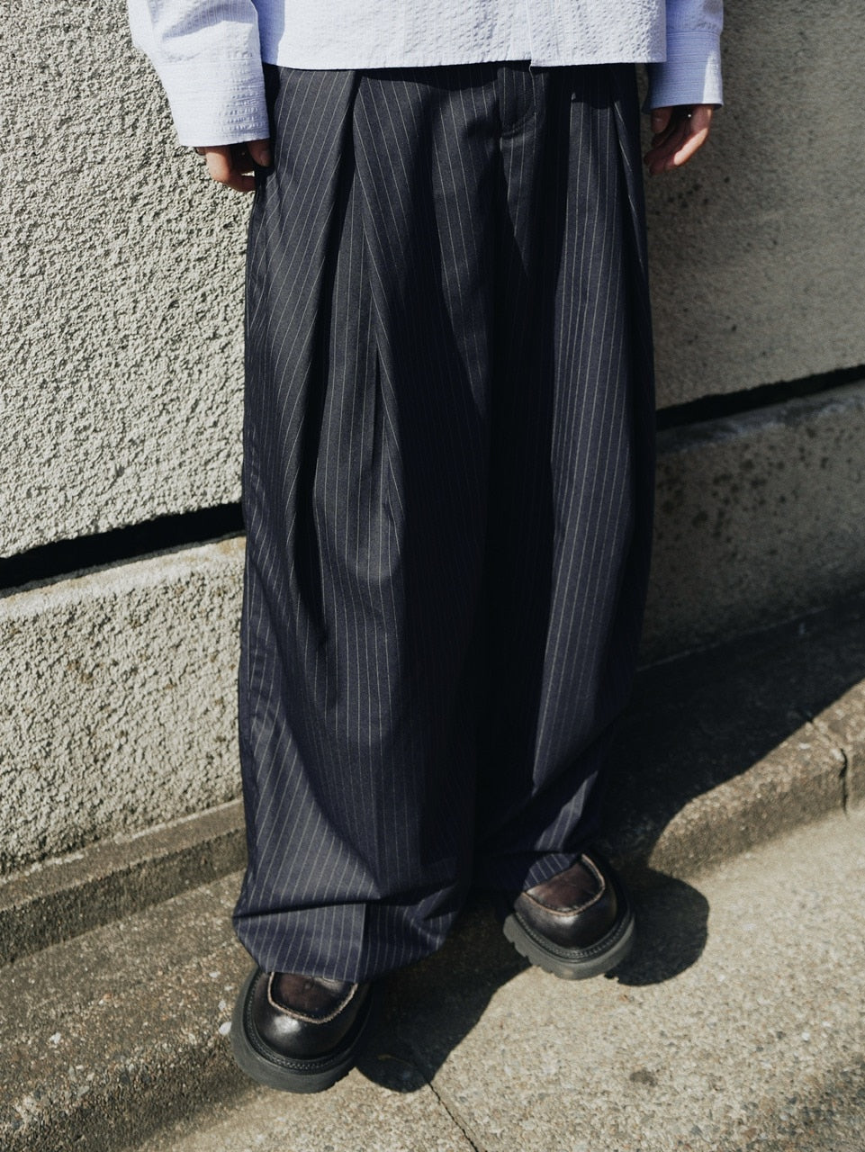 【CS】stripe cross tuck drape slacks (navy)