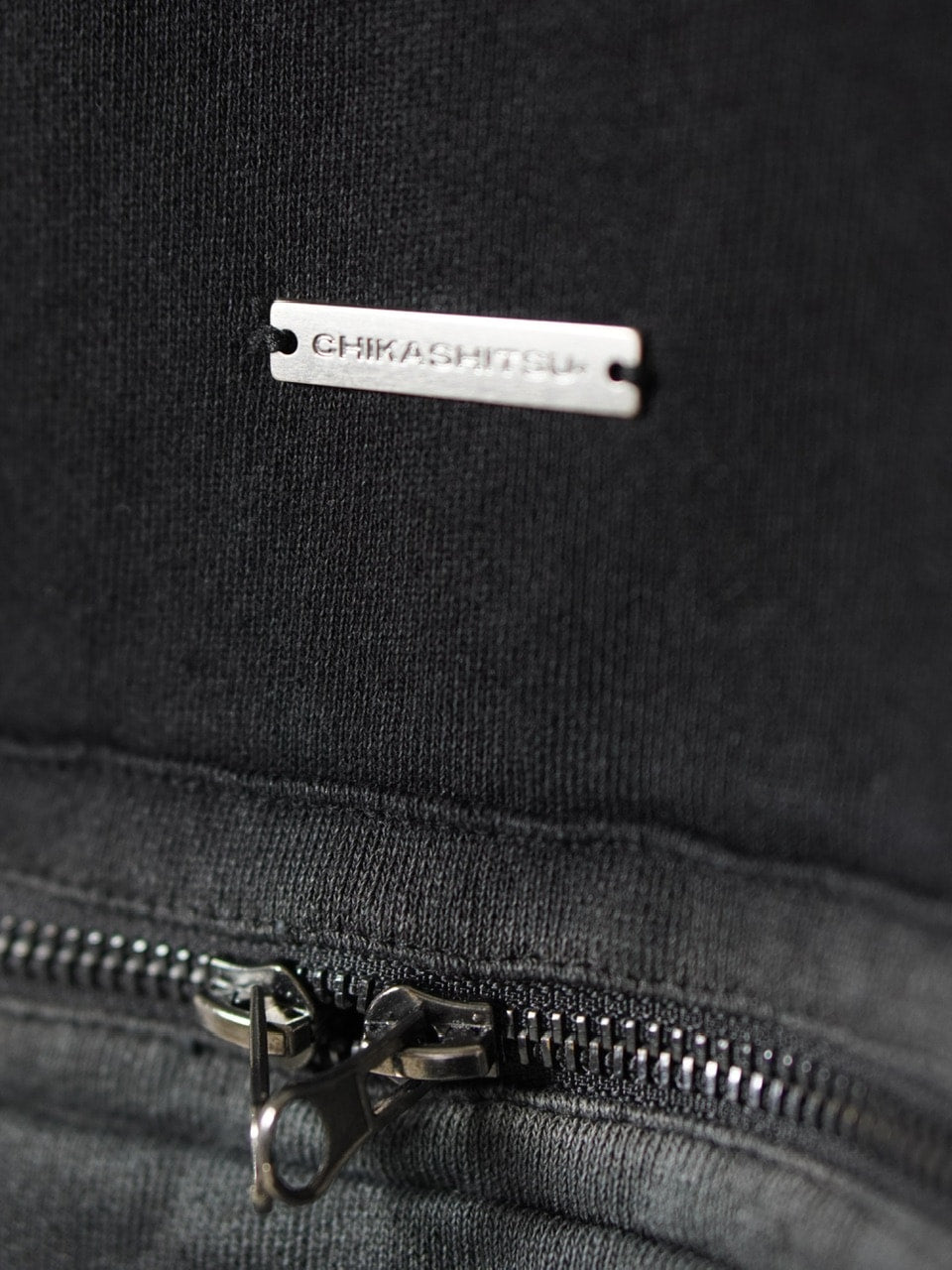 【CHIKASHITSU PLUS HIGH】cropped dirty wash double zip hoodie (wash black) / 【チカシツプラスハイ】クロップドダーティーウォッシュダブルジップパーカー