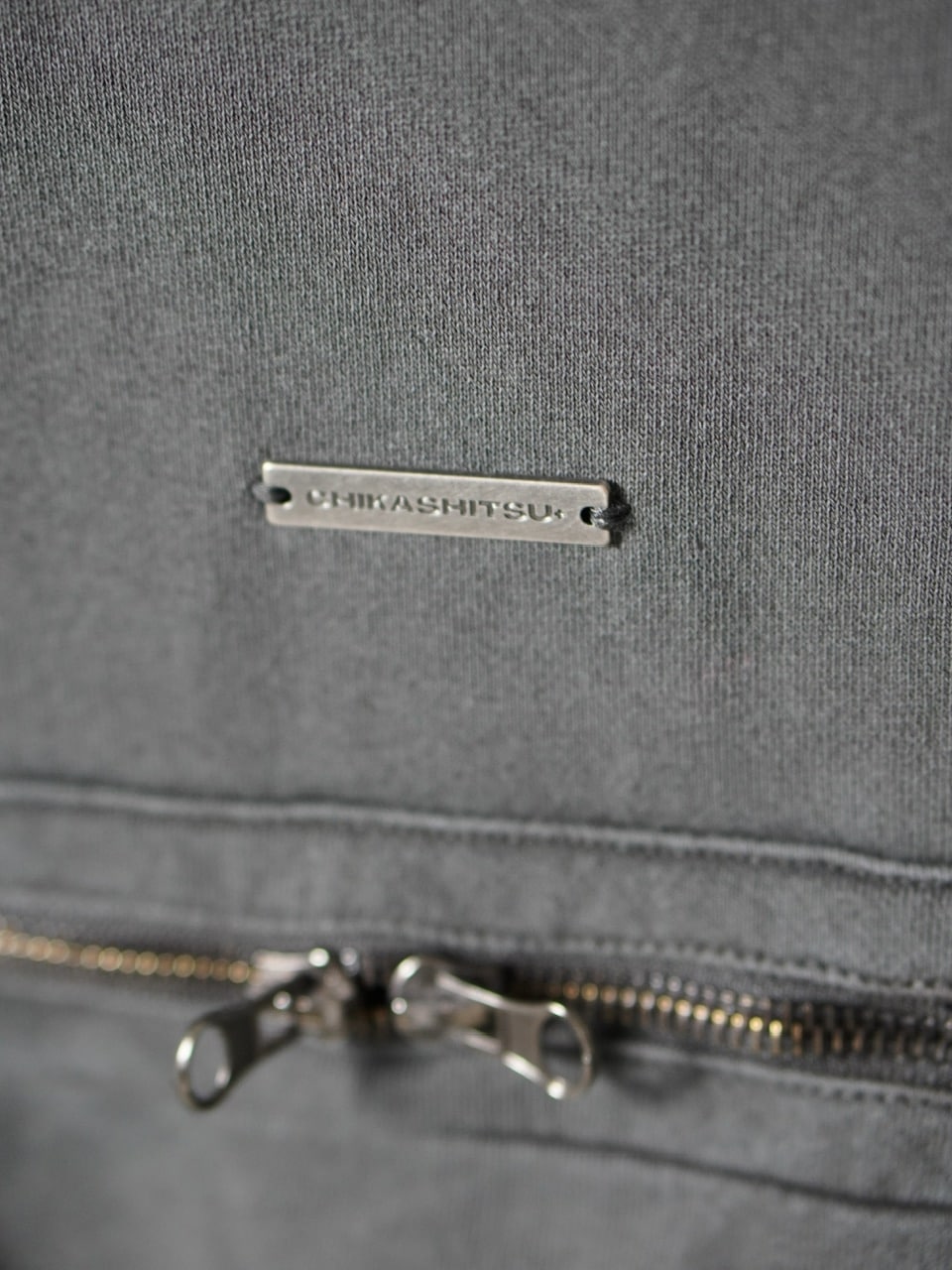 【CHIKASHITSU PLUS HIGH】cropped dirty wash double zip hoodie (charcoal) / 【チカシツプラスハイ】クロップドダーティーウォッシュダブルジップパーカー