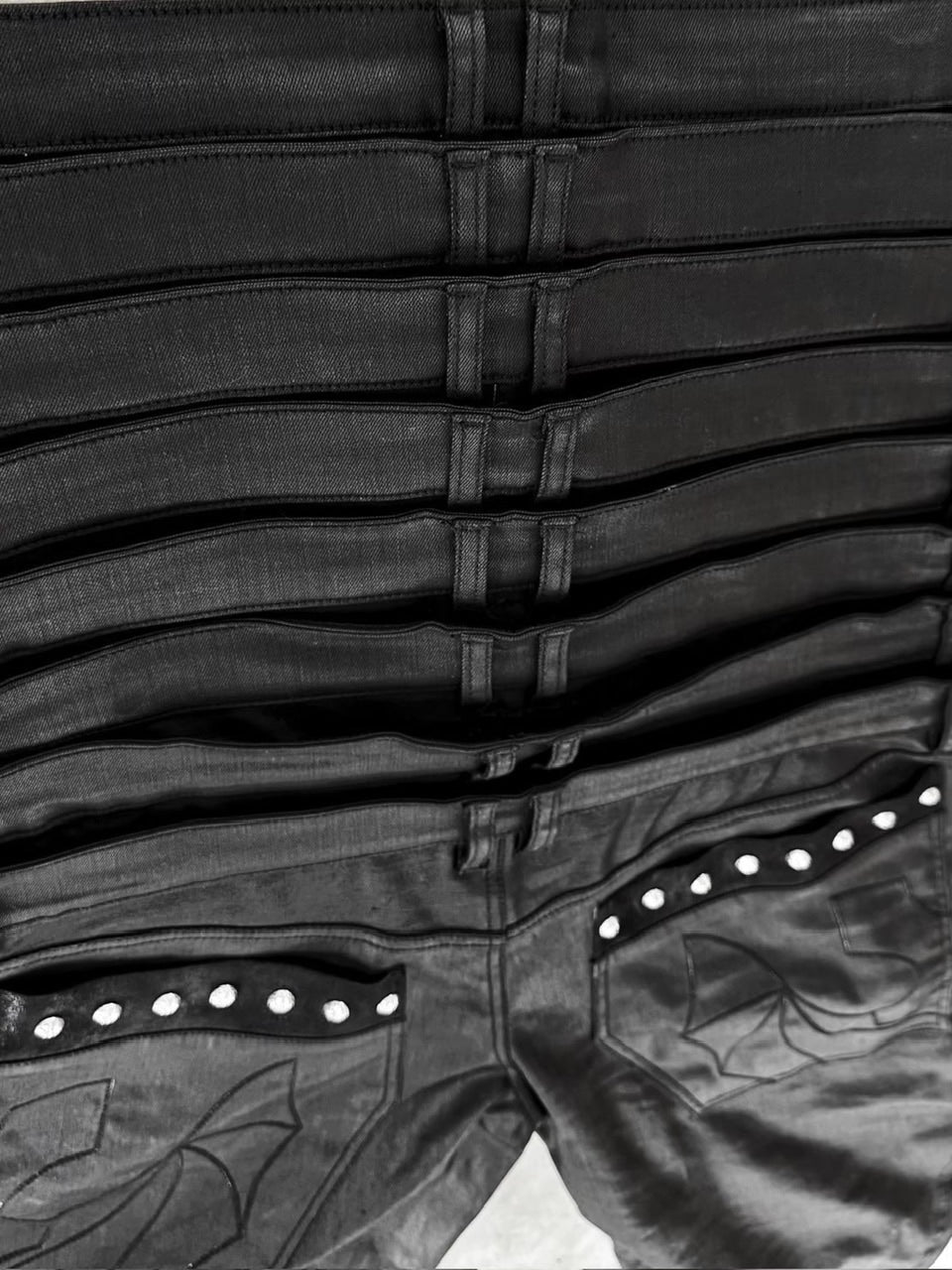 【UNIZ】8 Backs J-Cut Pants / 【ユニズ】ダーティーライクレイヤードバルーンデニムパンツ