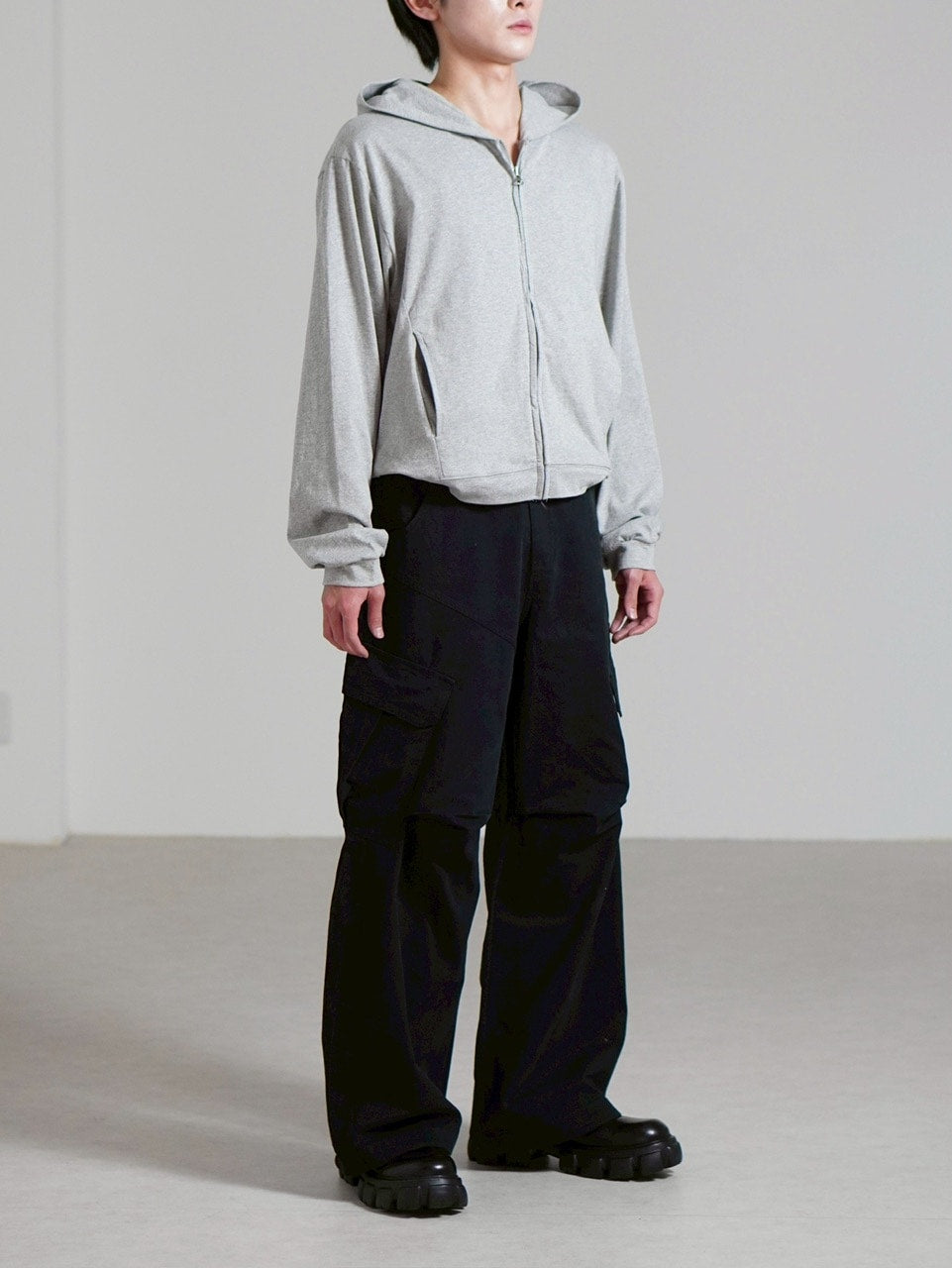 受注制【Chikashitsu +】light touch cropped hoodie / 【チカシツプラス】 ライトタッチクロップドパーカー (3color)