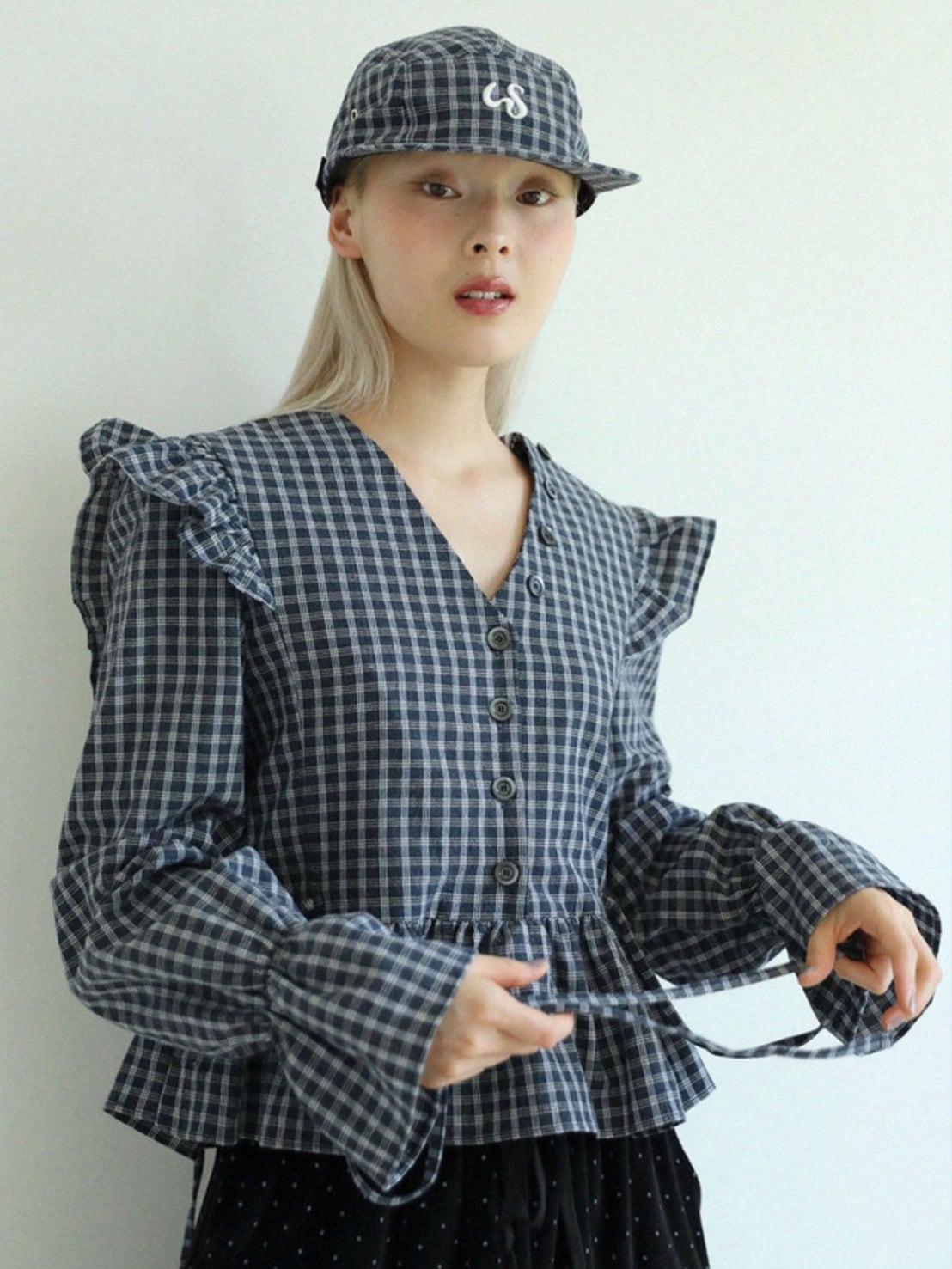 12/21 20:00 再販【Uglyshadow】BUTTON CHECK FRILL BLOUSE