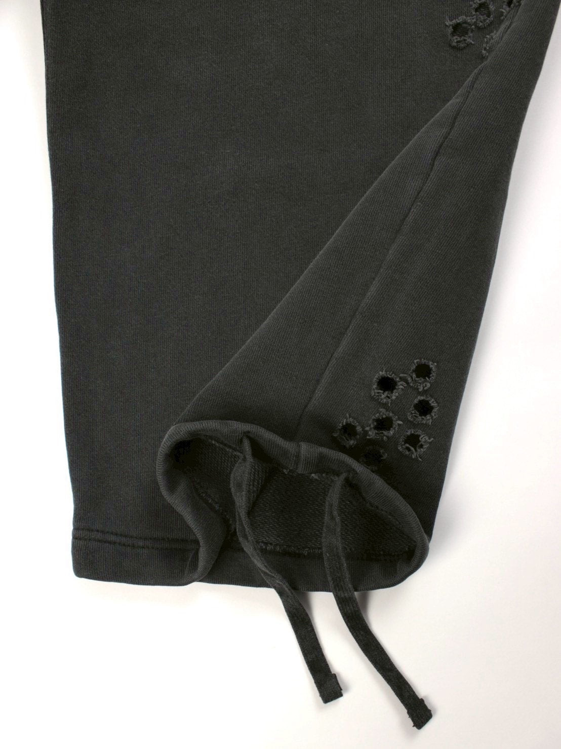 【GALFY】ぼろぼろロゴ百合の紋スウェットパンツ