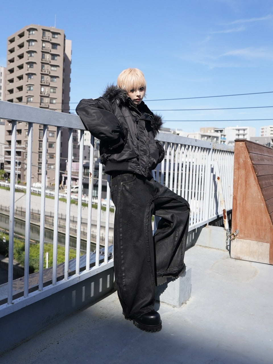 【CHIKASHITSU PLUS HIGH】N-2B cropped hood blouson (nylon)