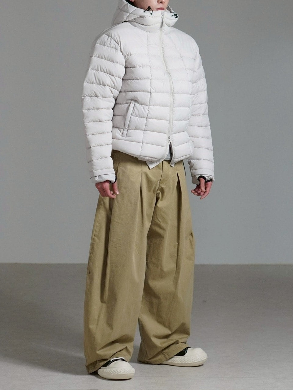 受注制【Chikashitsu +】pleats chino wide pants / 【チカシツプラス】プリーツチノワイドパンツ (2color)