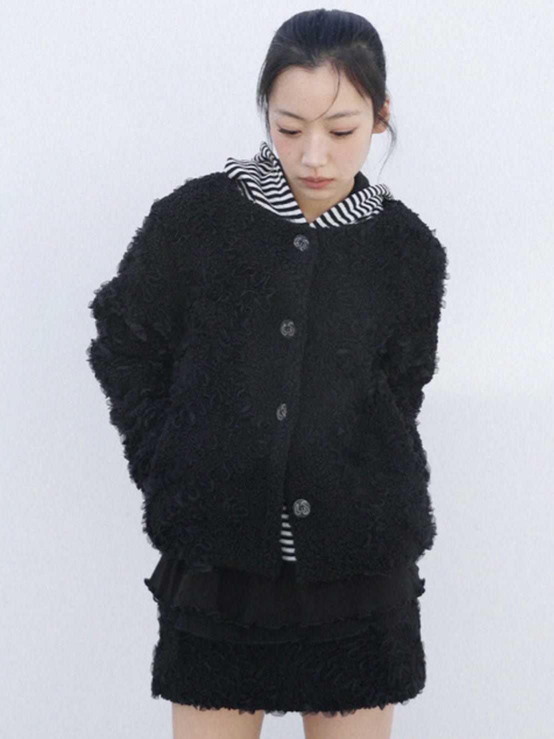 12/21 20:00 発売【Uglyshadow】RUFFLED FUR JACKET