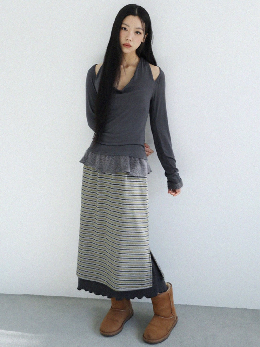 12/21 20:00 発売【Uglyshadow】SCARF FUR FRILL T-SHIRT