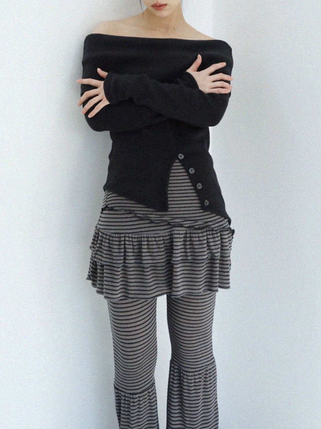 12/21 20:00 発売【Uglyshadow】CANCAN STRIPE SKIRT PANTS