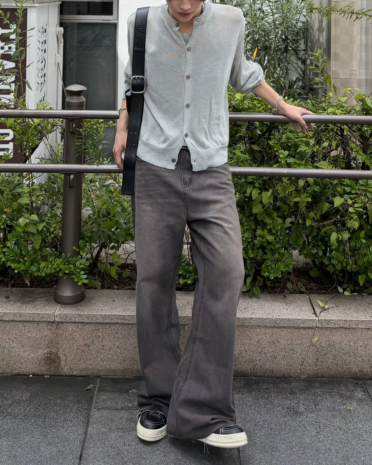 大阪店WEB限定受注制【Chikashitsu +】cutting bootcut denim pants (2color)