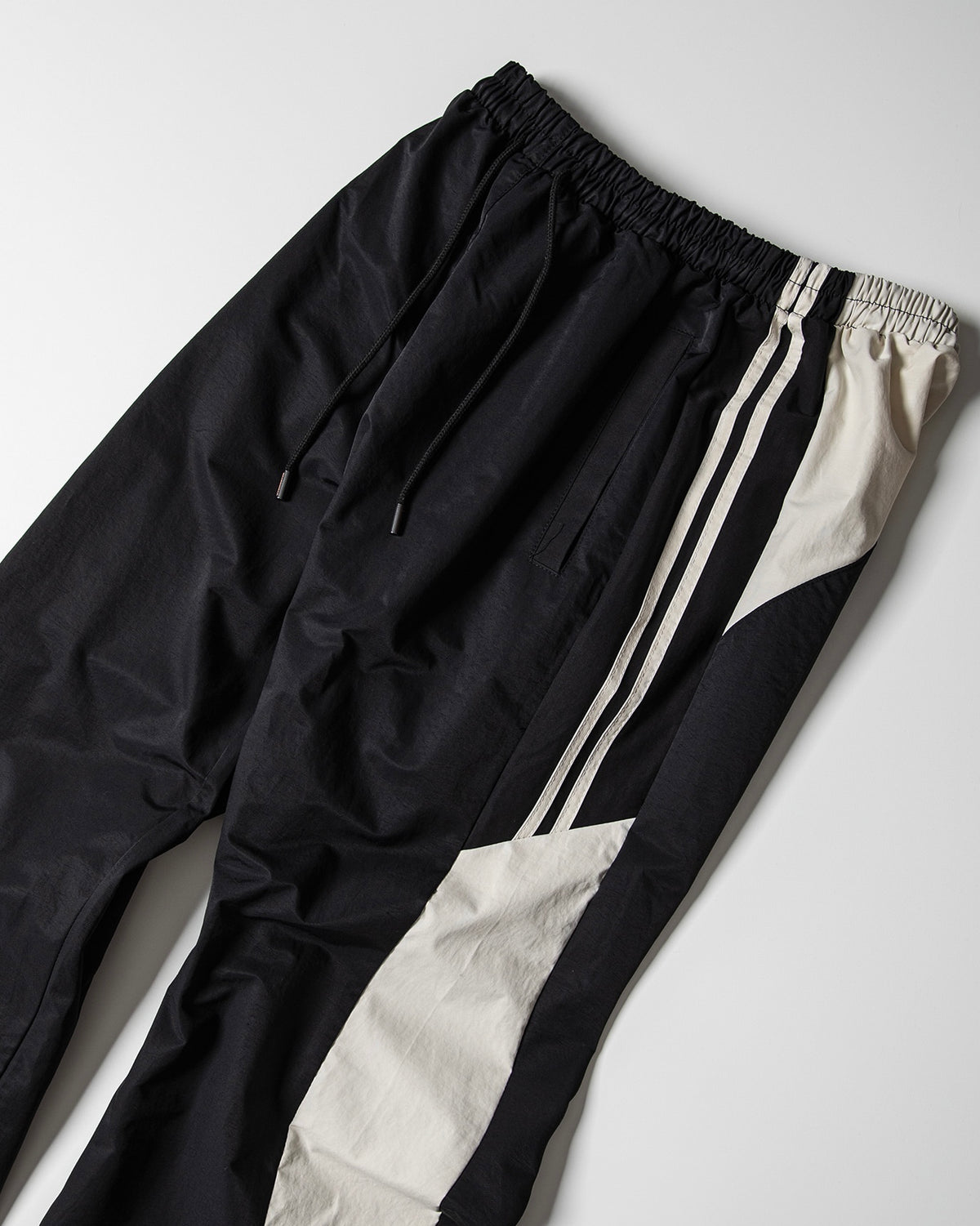 【roaringrad】26 Panel Track Pants