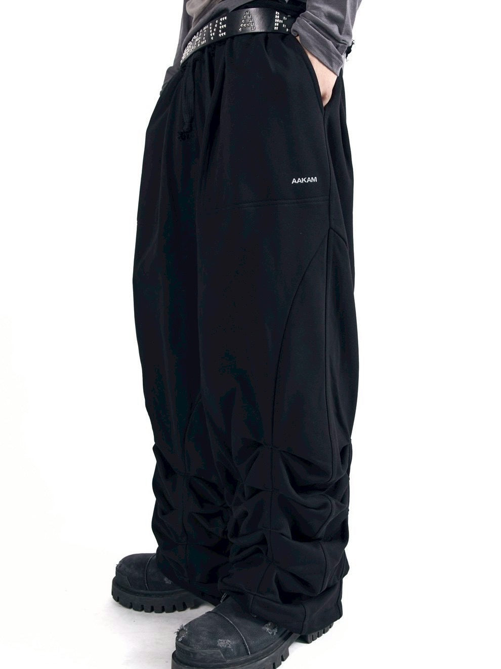 【AAKAM】Sediment Pin-Tuck Sweatpants