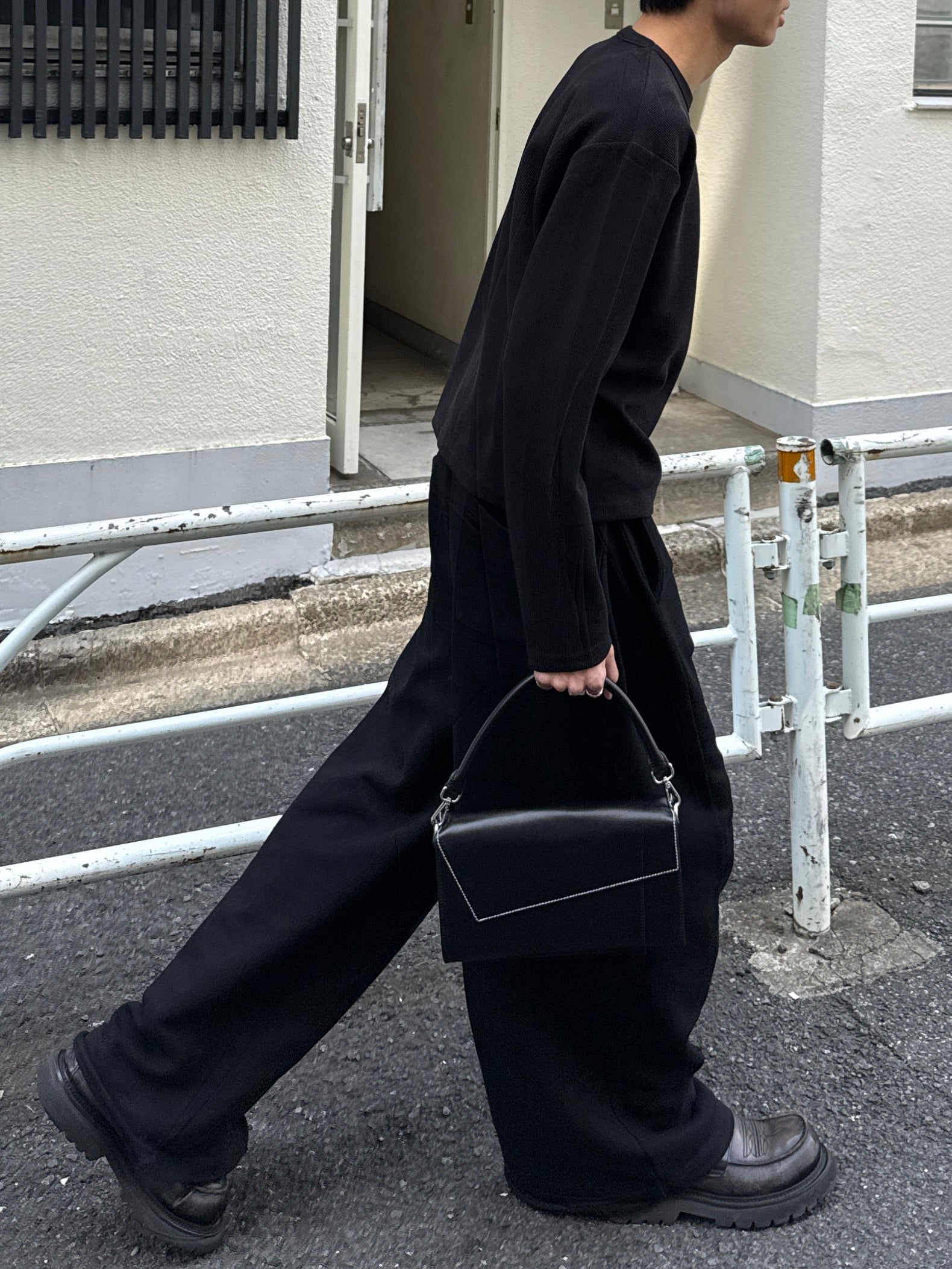 東京店WEB限定受注制【Chikashitsu +】cropped rib knit tee (2color)