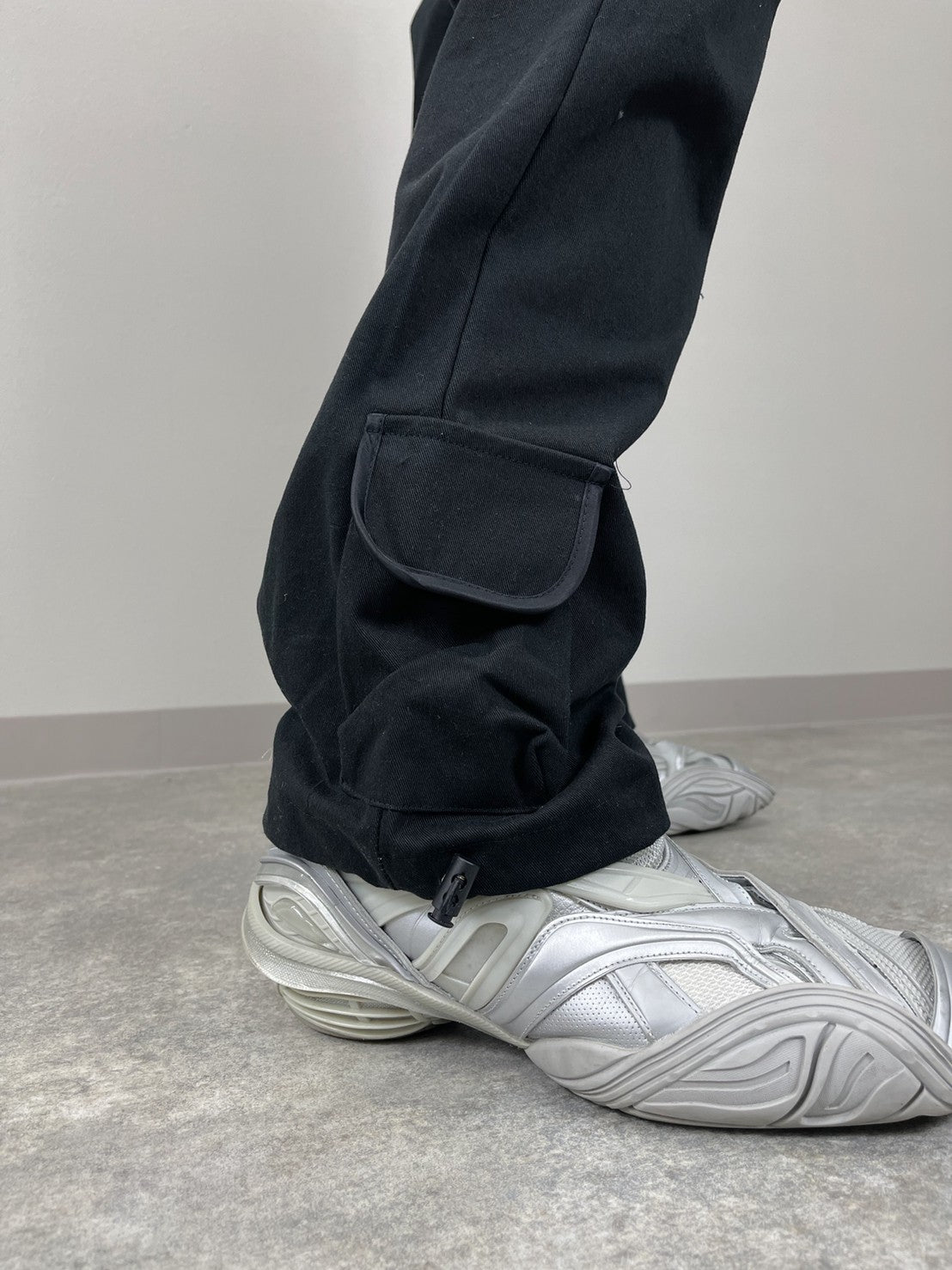 受注制【Chikashitsu +】front pocket design cargo pants (2color)