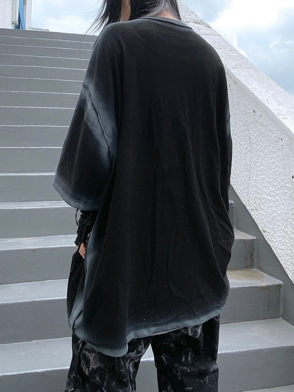 受注制【Never mind the XU】spray tee (2color)