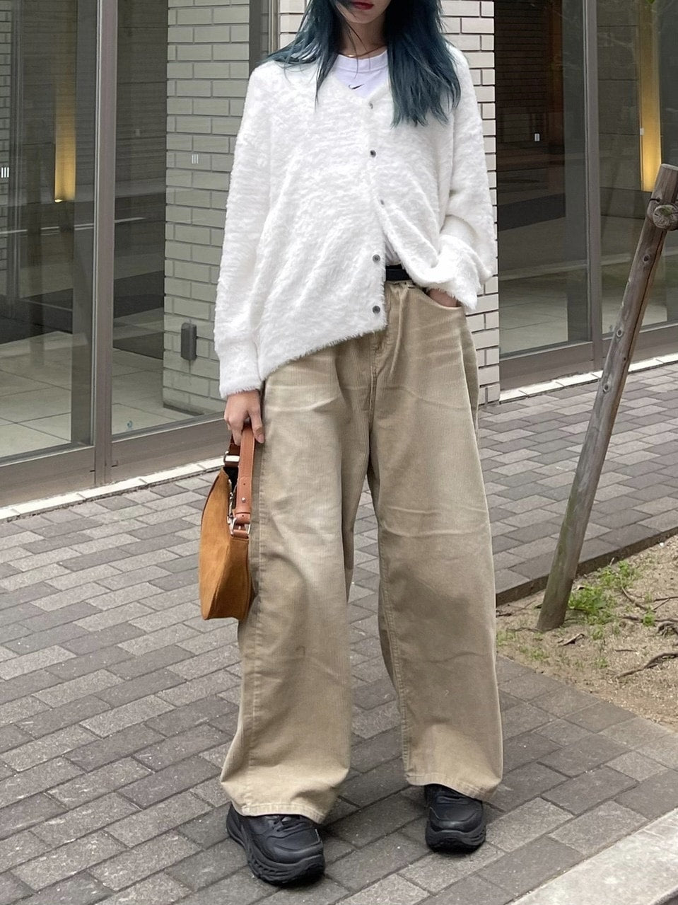 受注制【Chikashitsu +】suede moon hand bag (2color)