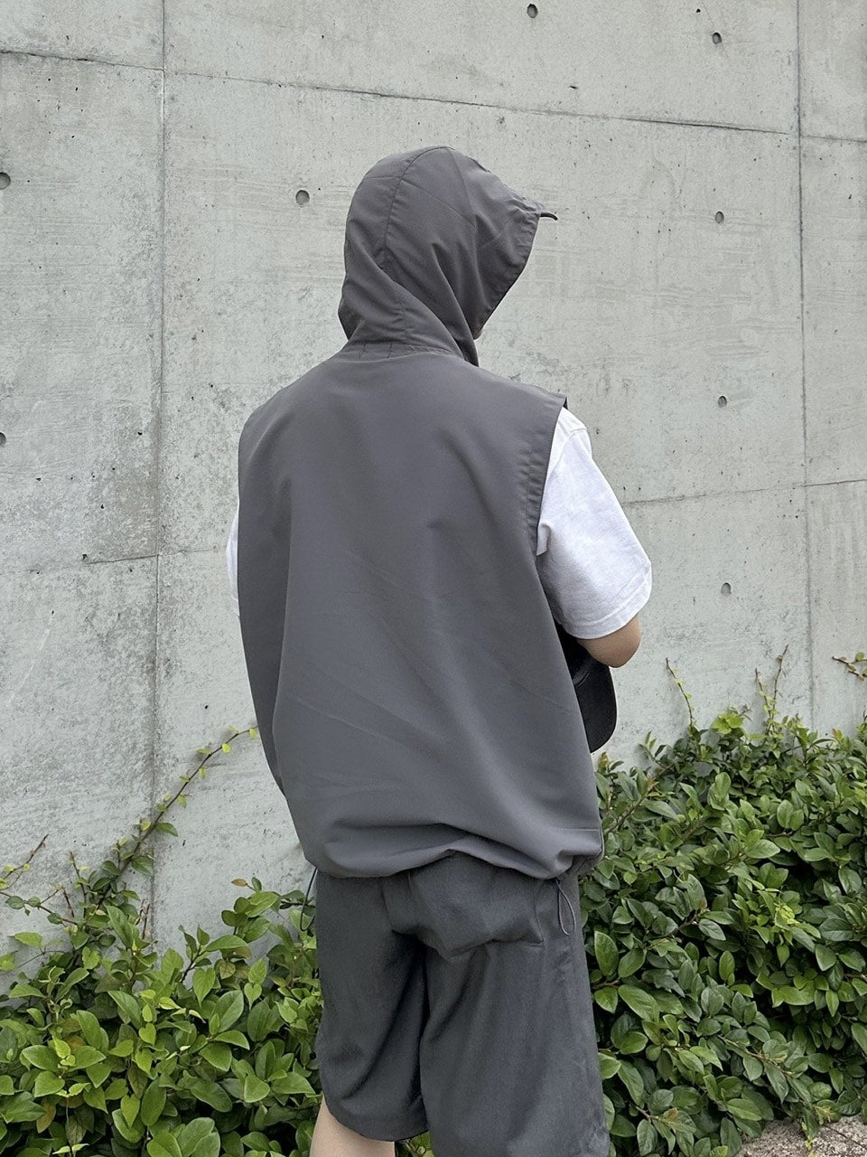 大阪店WEB限定受注制【Chikashitsu +】nylon hood vest (2color)