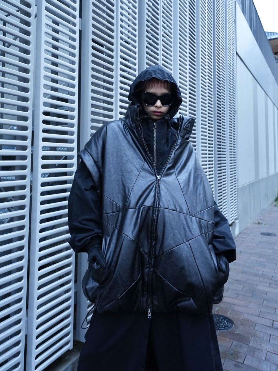 【DIG YOUR OWN GRAVE】star leather vest (2color)