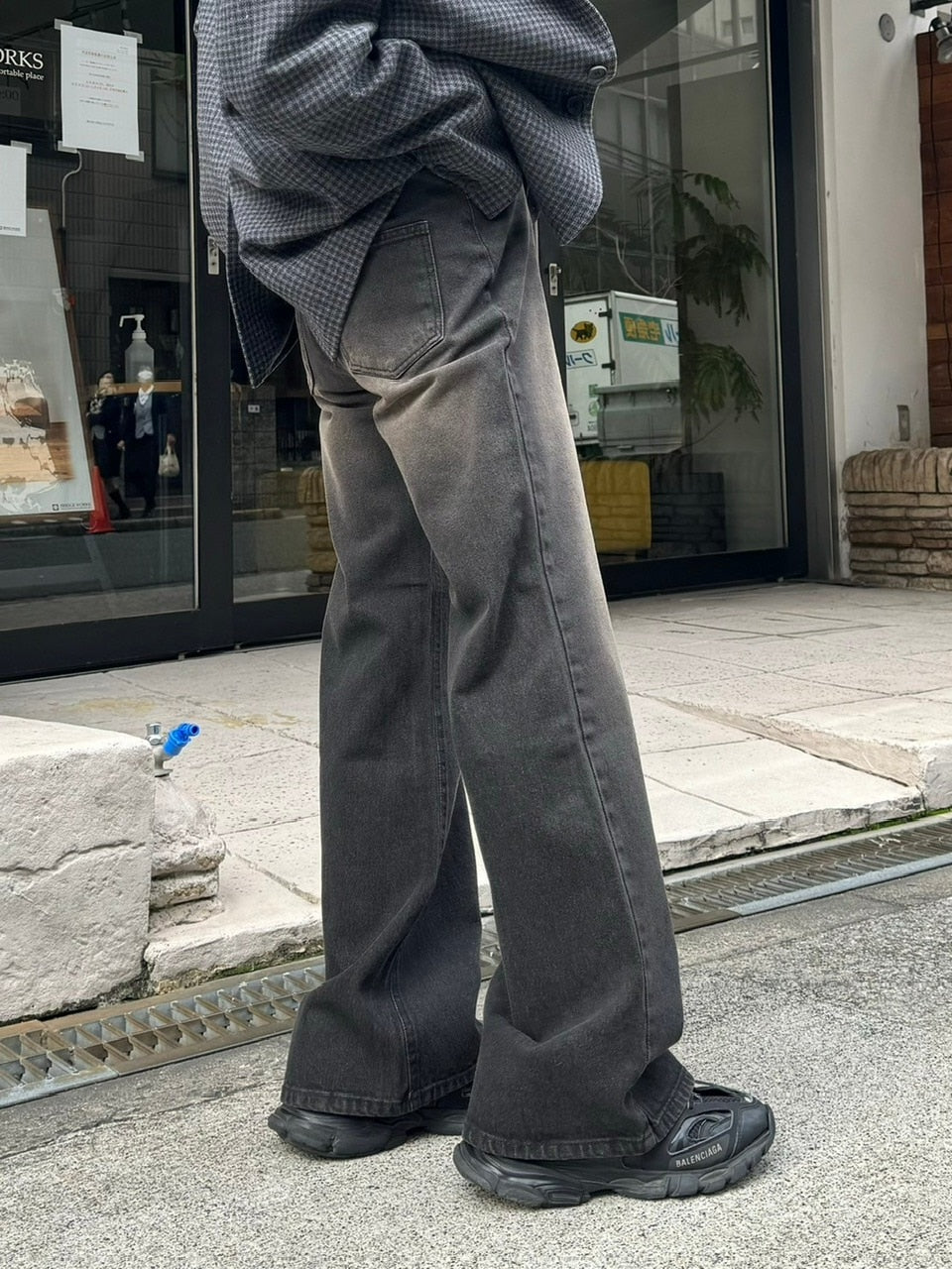 【Chikashitsu +】vintage wash bootscut denim pants (2color)