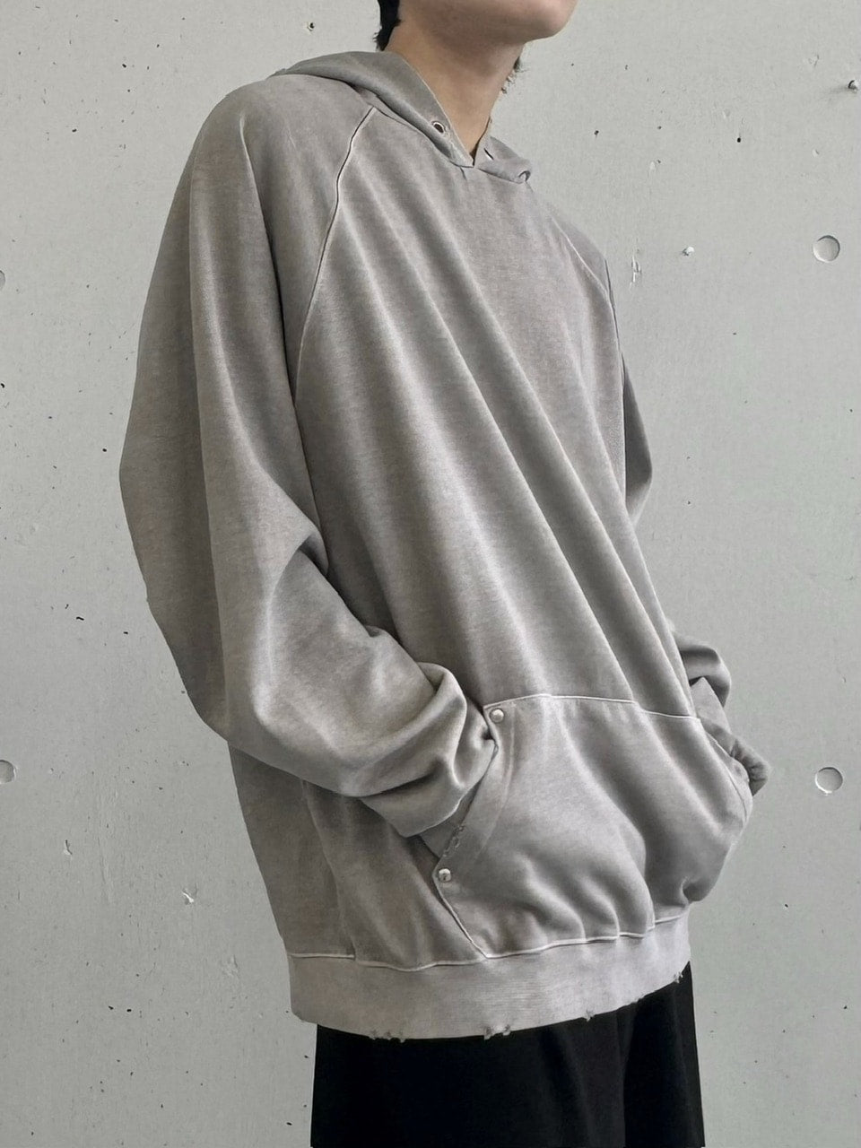 受注制【Never mind the XU】rivet pigment hoodie (2color)