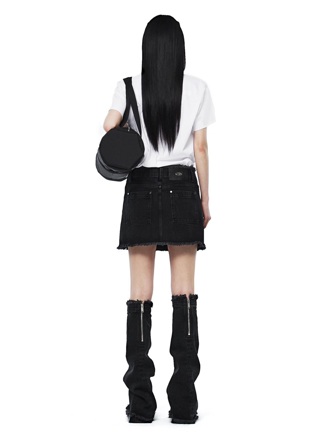 【MORE THAN BLACK】CUT OFF DENIM SKIRT