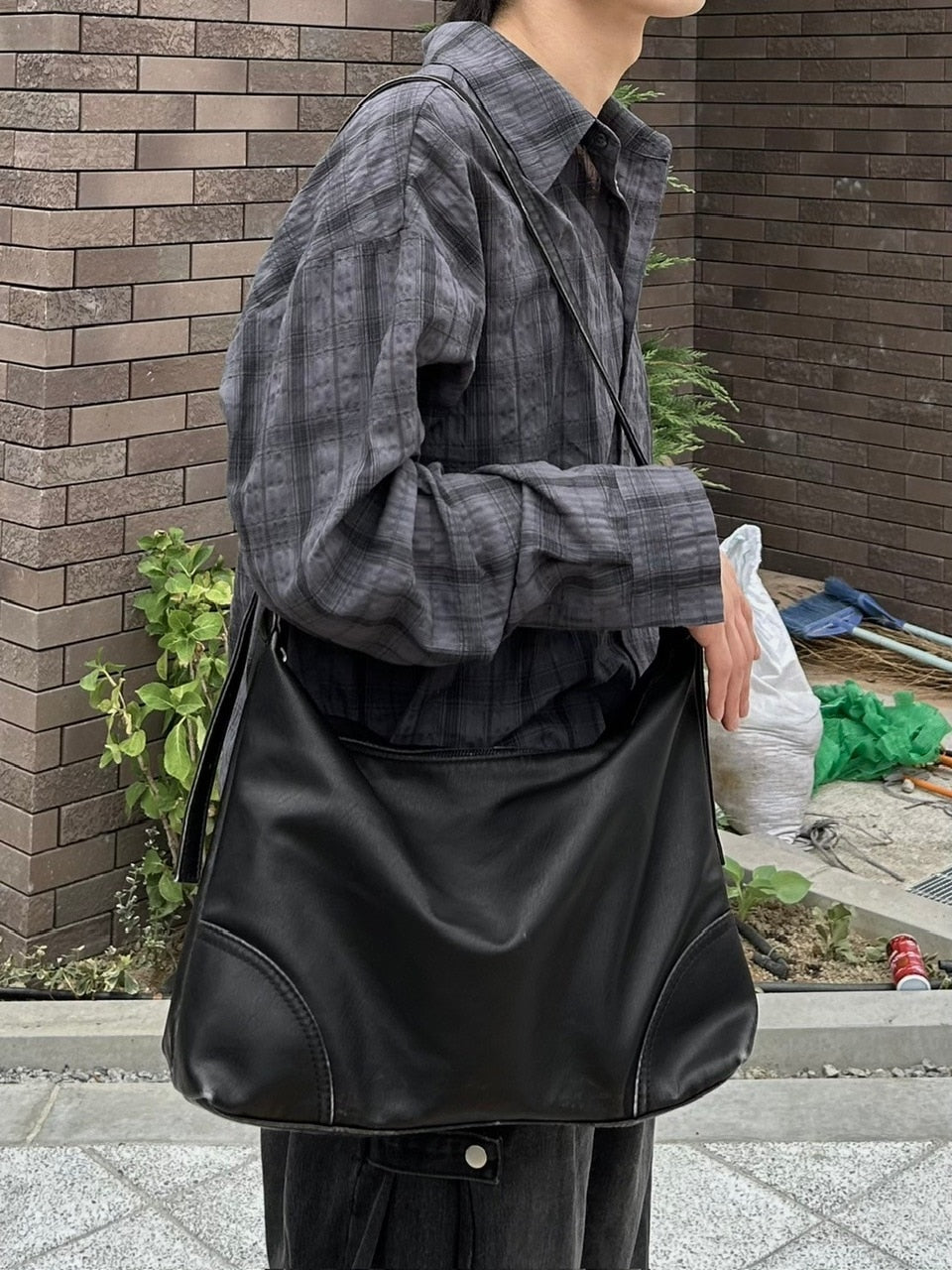 大阪店WEB限定受注制【Chikashitsu +】vintage leather cross bag