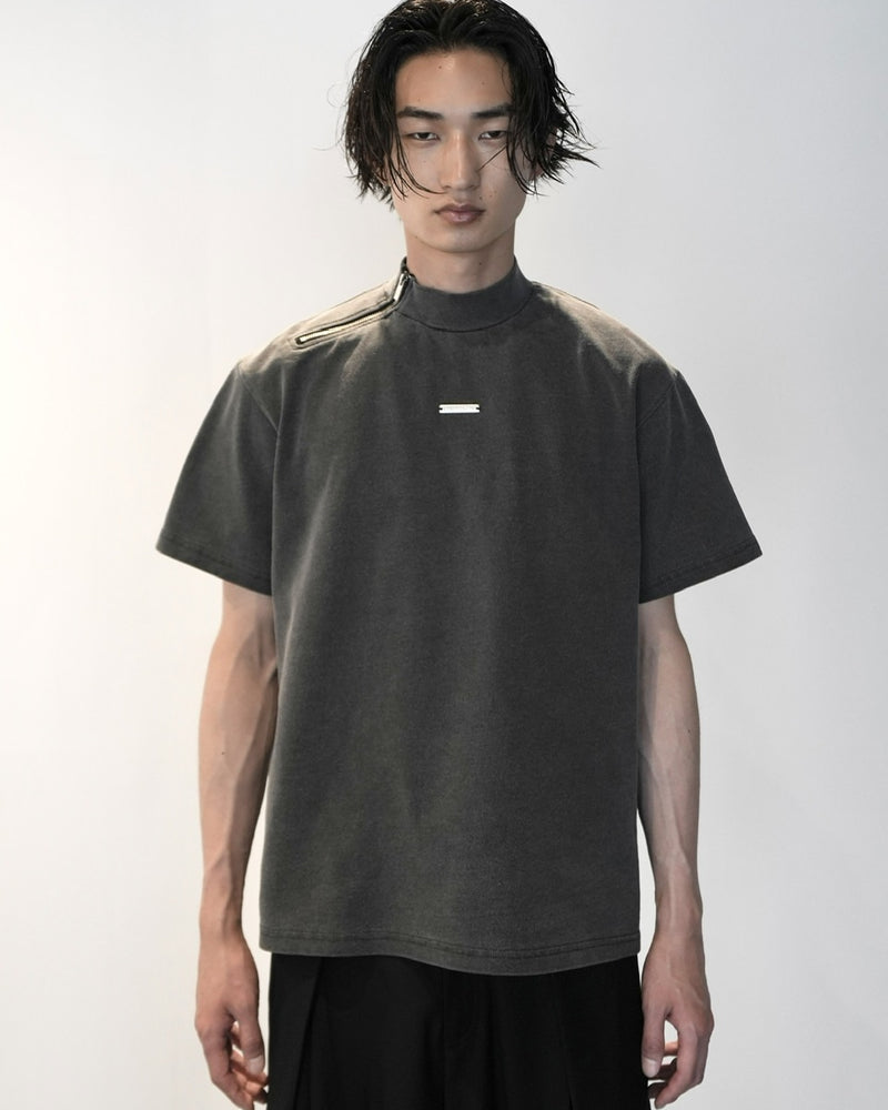 【CS】Shoulder zip mockneck tee (pigment black) / 【シーエス】ショルダージップモックネック半袖Tシャツ