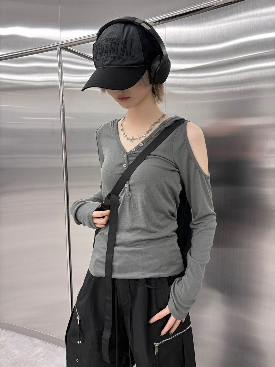 【nmtc +】shoulder slit hooded long sleeve tee (3color)