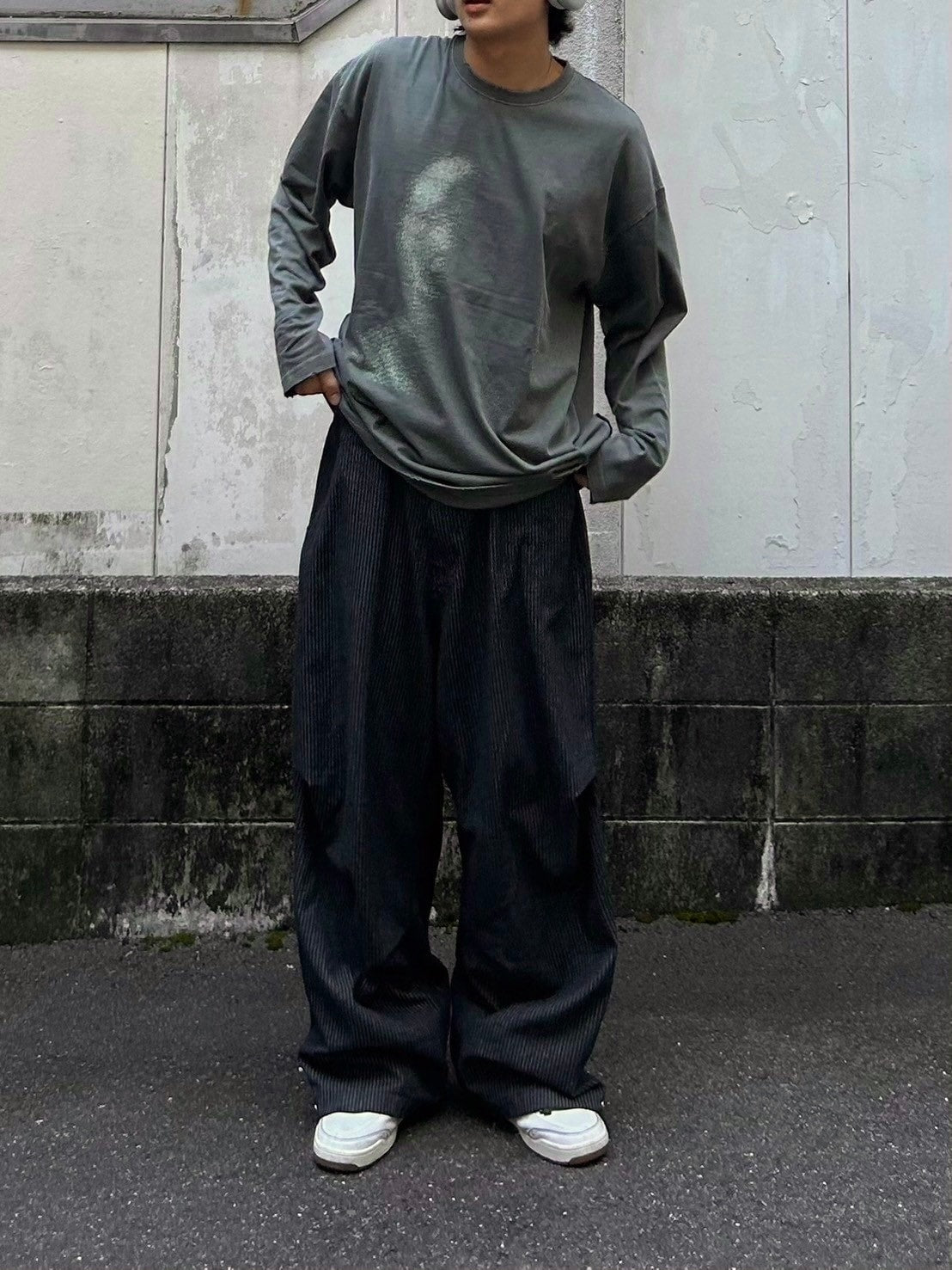 【Chikashitsu +】oversized shadow print damage long sleeve (2color) / 【チカシツプラス】オーバーサイズシャドウプリントダメージ長袖Tシャツ