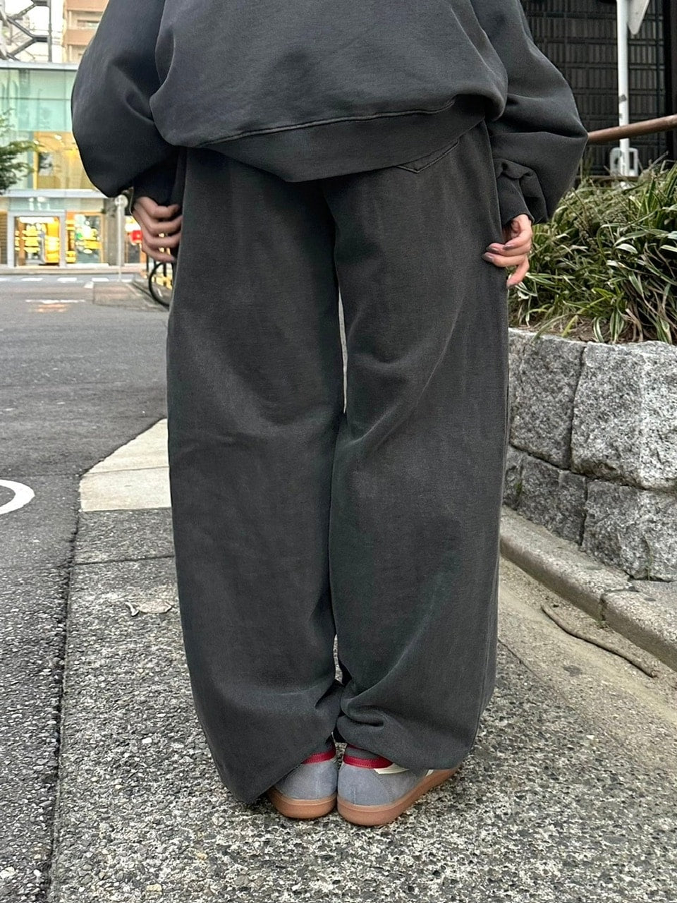 受注制【Chikashitsu +】stitch design sweat pants (3color)