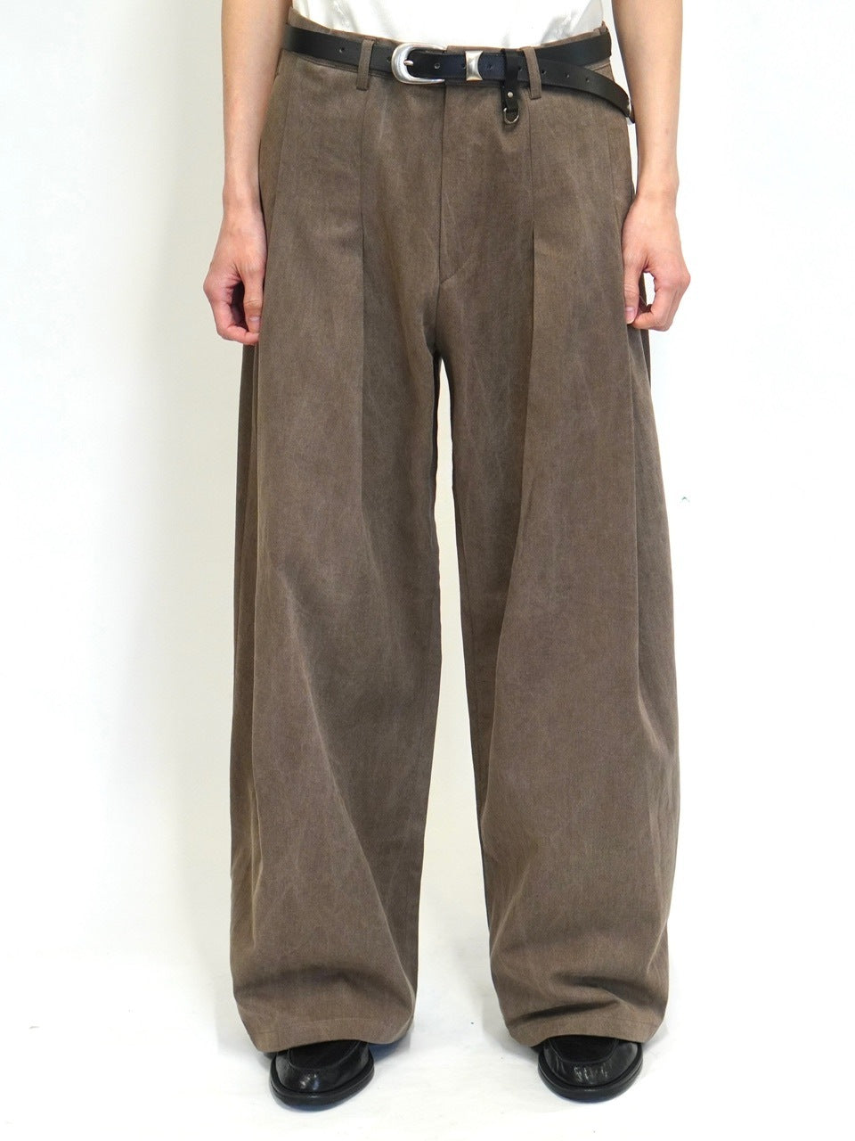 東京店WEB限定受注制【Chikashitsu +】deep tuck cotton wide slacks (3color)