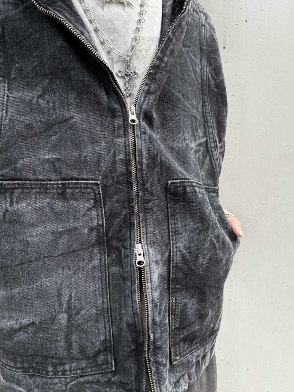 受注制【Never mind the XU】denim hood vest