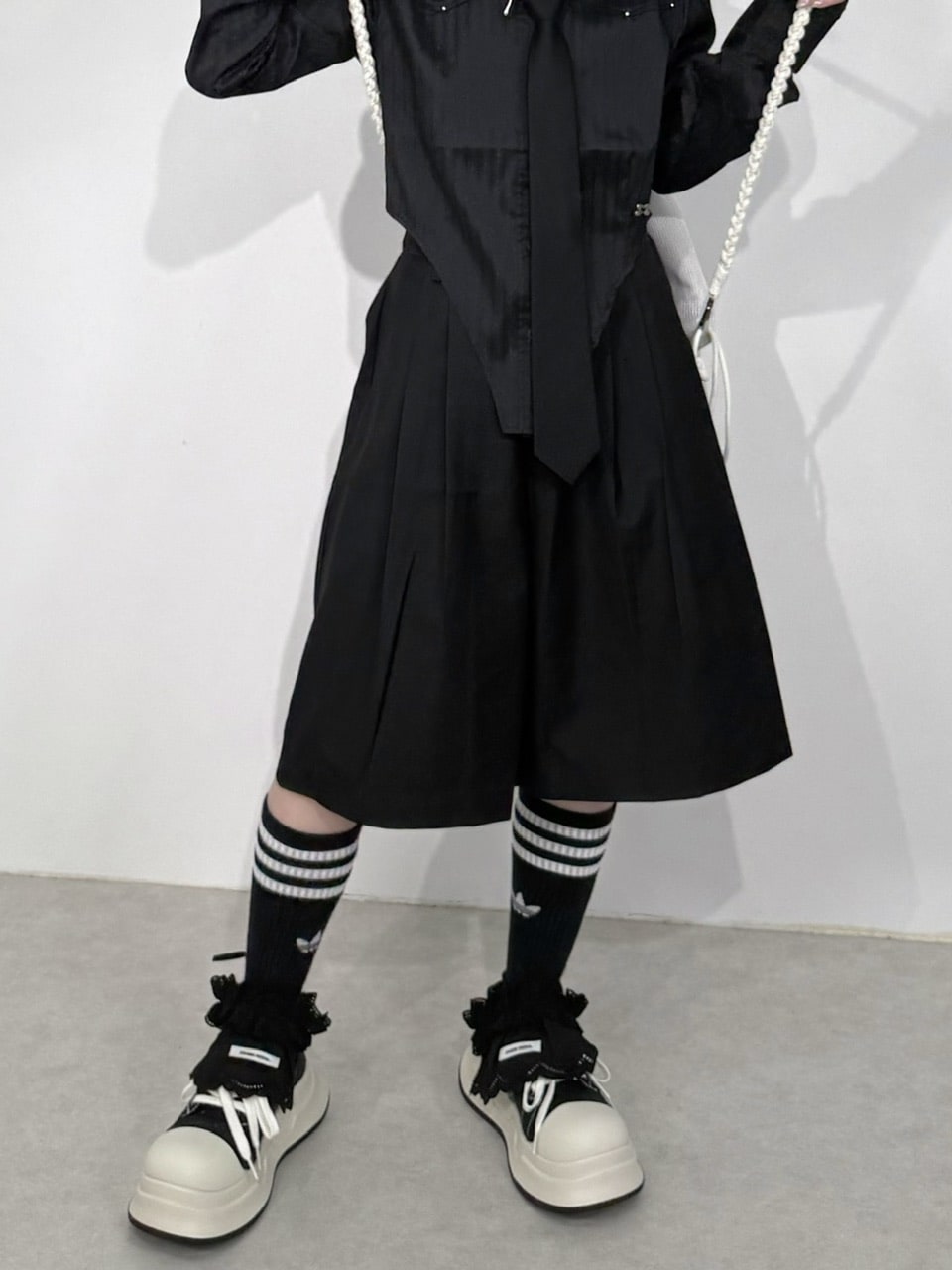 国際配送【Nerd out XU】Bermuda slacks tuck pants (2color)