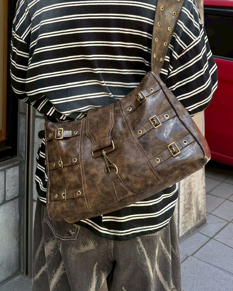 受注制【Chikashitsu +】antique leather buckle shoulder bag / 【チカシツプラス】アンティークレザーバックルショルダーバッグ