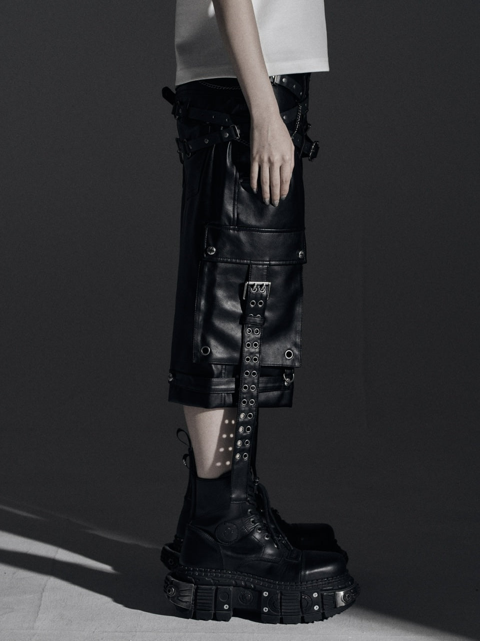 【Rosen Kreuz】DOUBLE WAIST LEATHER SHORT PANTS