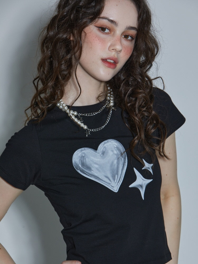 【GATELESS】HEART GRAPHIC PRINT CROPPED T-SHIRT / 【ゲートレス】ハートグラフィックプリントクロップド半袖Tシャツ