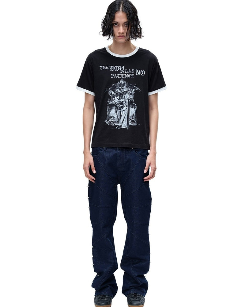 【The Boy Has No Patience】LUMINOUS DAWN SKETCH KNIGHT TEE / 【ザボーイハズノーペーシェンス】グラフィックロゴリンガー半袖Tシャツ
