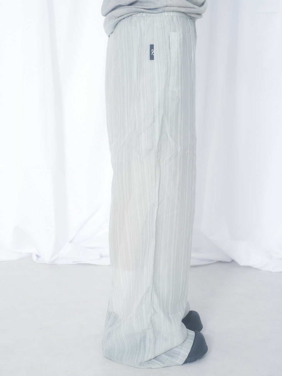 国際配送【Nerd out XU】crape sheer pants / 【ナードアウトエックスユー】クレープシアーパンツ