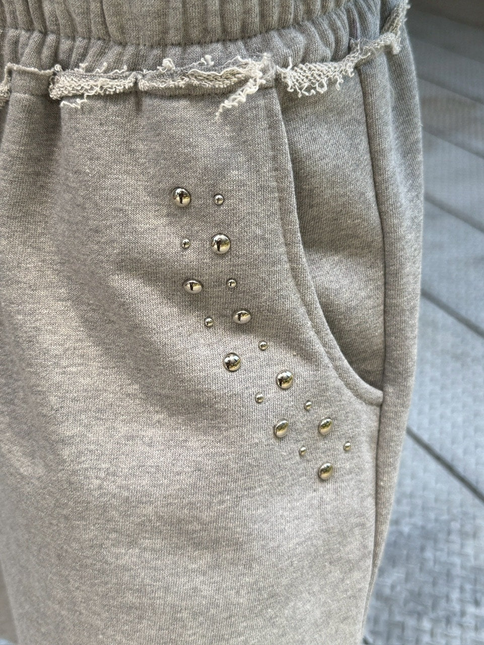 受注制【Chikashitsu +】pocket studs sweat half pants / 【チカシツプラス】ポケットスタッズスウェットハーフパンツ (2color)