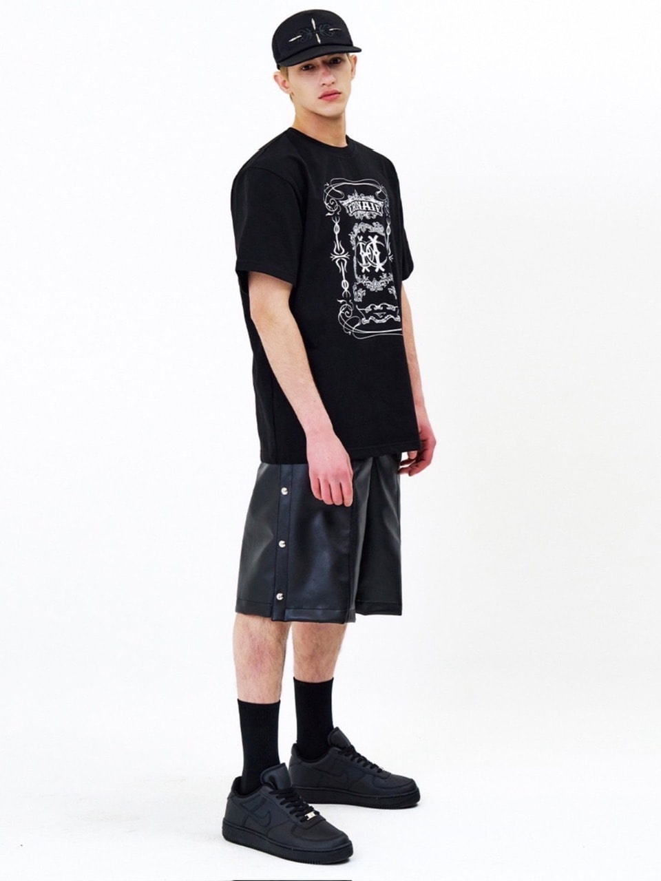 【E RIN AI E】MOON SHORT SLEEVE TEE
