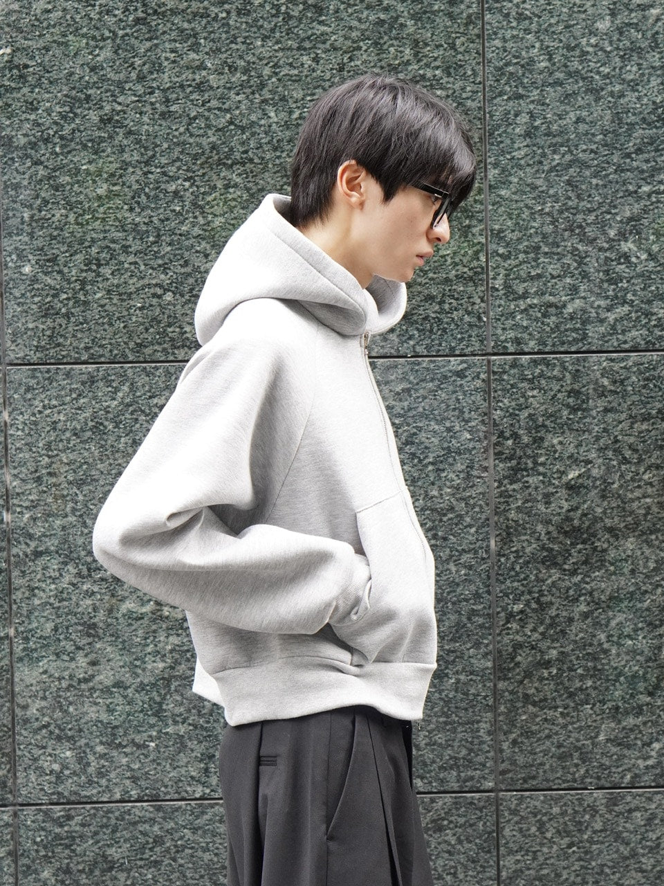 東京店WEB限定受注制【Chikashitsu +】cropped zip hoodie / 【チカシツプラス】クロップドジップフーディー (2color)