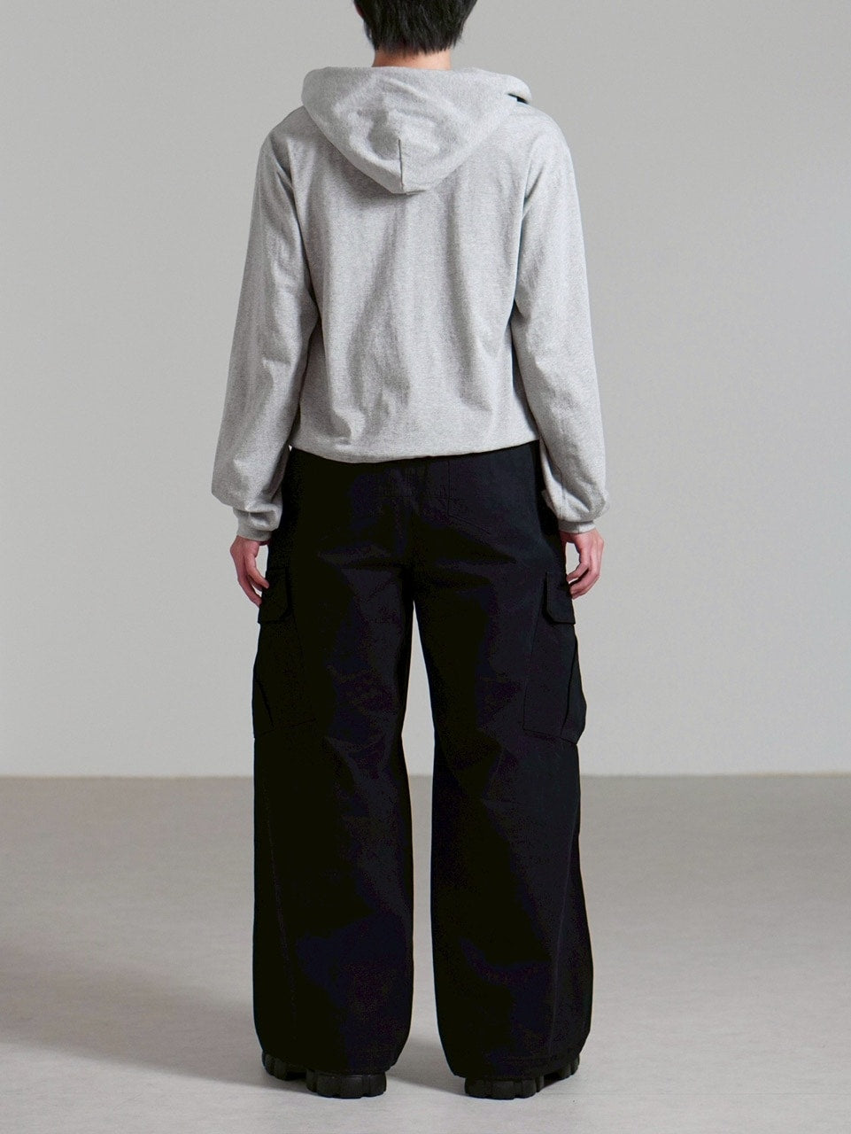 受注制【Chikashitsu +】light touch cropped hoodie / 【チカシツプラス】 ライトタッチクロップドパーカー (3color)