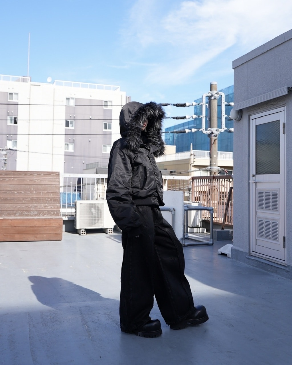 【CHIKASHITSU PLUS HIGH】N-2B cropped hood blouson (nylon)
