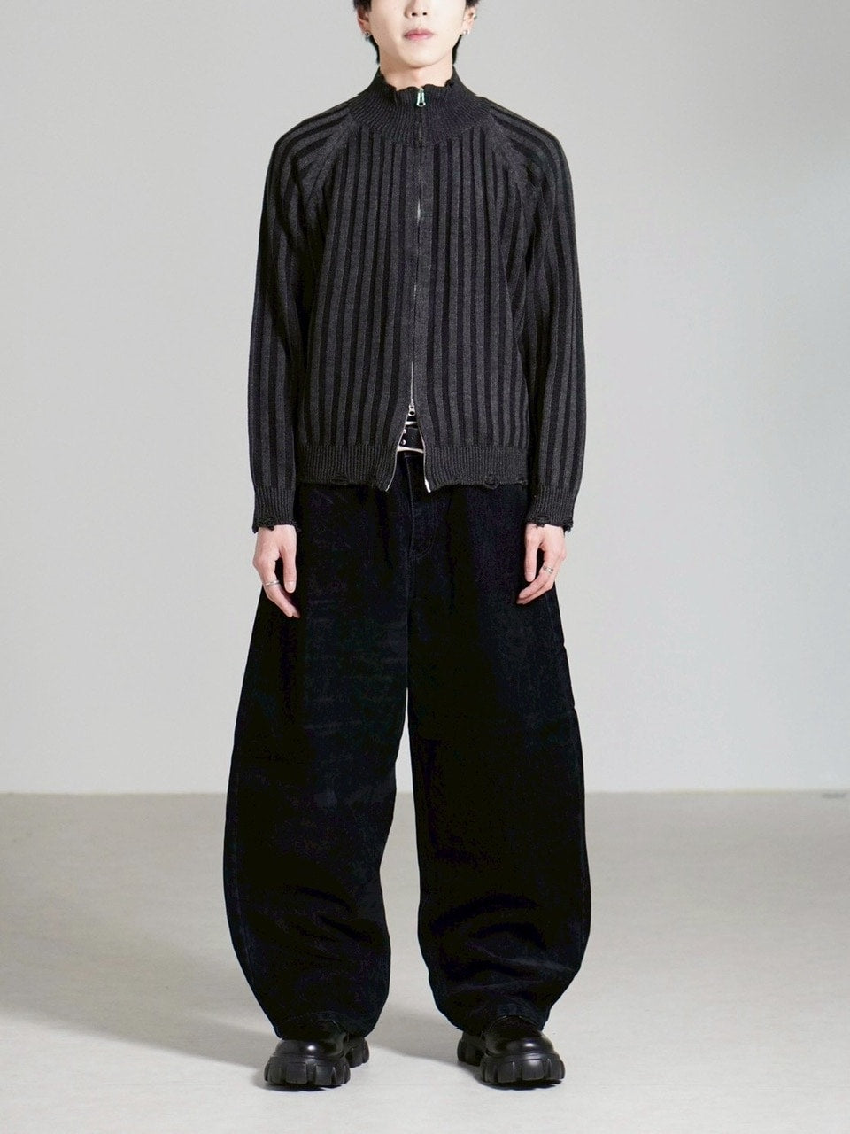 受注制【Chikashitsu +】velvet touch buggy denim pants / 【チカシツプラス】ベルベットタッチバギーデニムパンツ (2color)