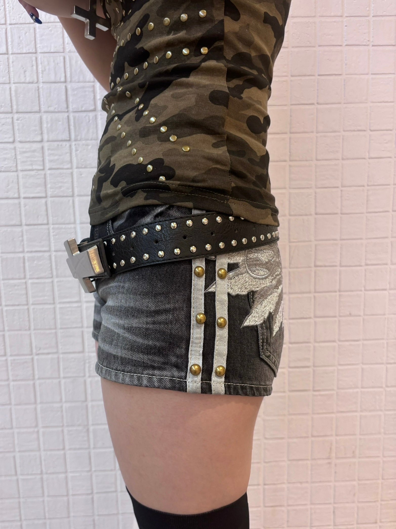 7/11 20:00発売　国際配送【BABY09】angel studs denim shorts (3color)