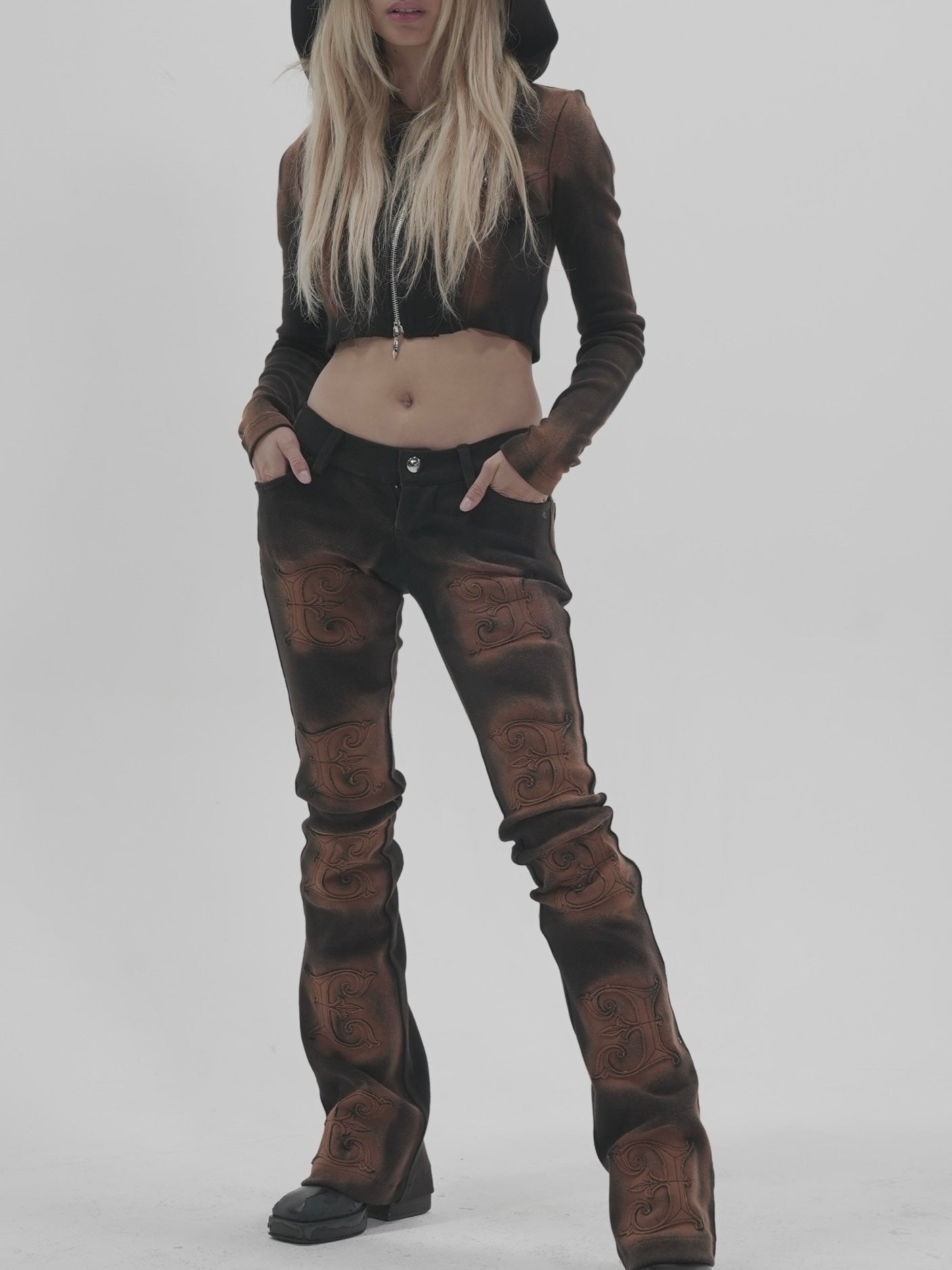 【E RIN AI E】PIERCED RUST CROP HOODIE ZIP UP
