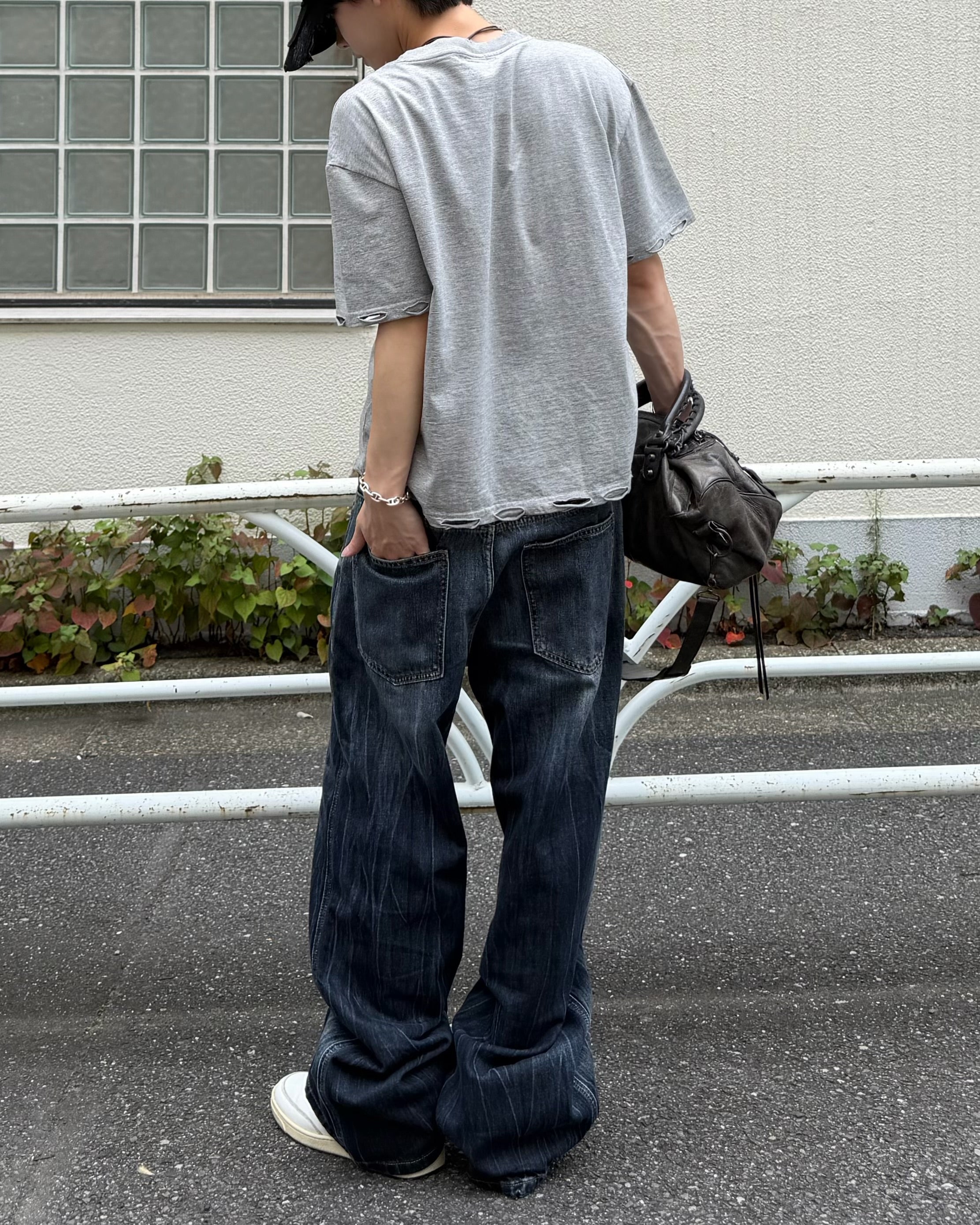 大阪店WEB限定受注制【Chikashitsu +】grunge damage crop t-shirt (3color)