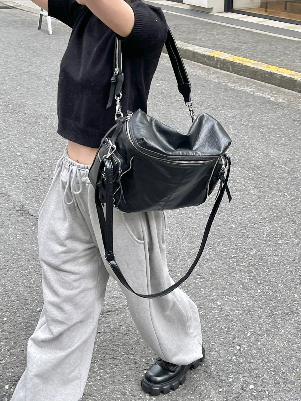 受注制【Chikashitsu +】zip design leather shoulder bag