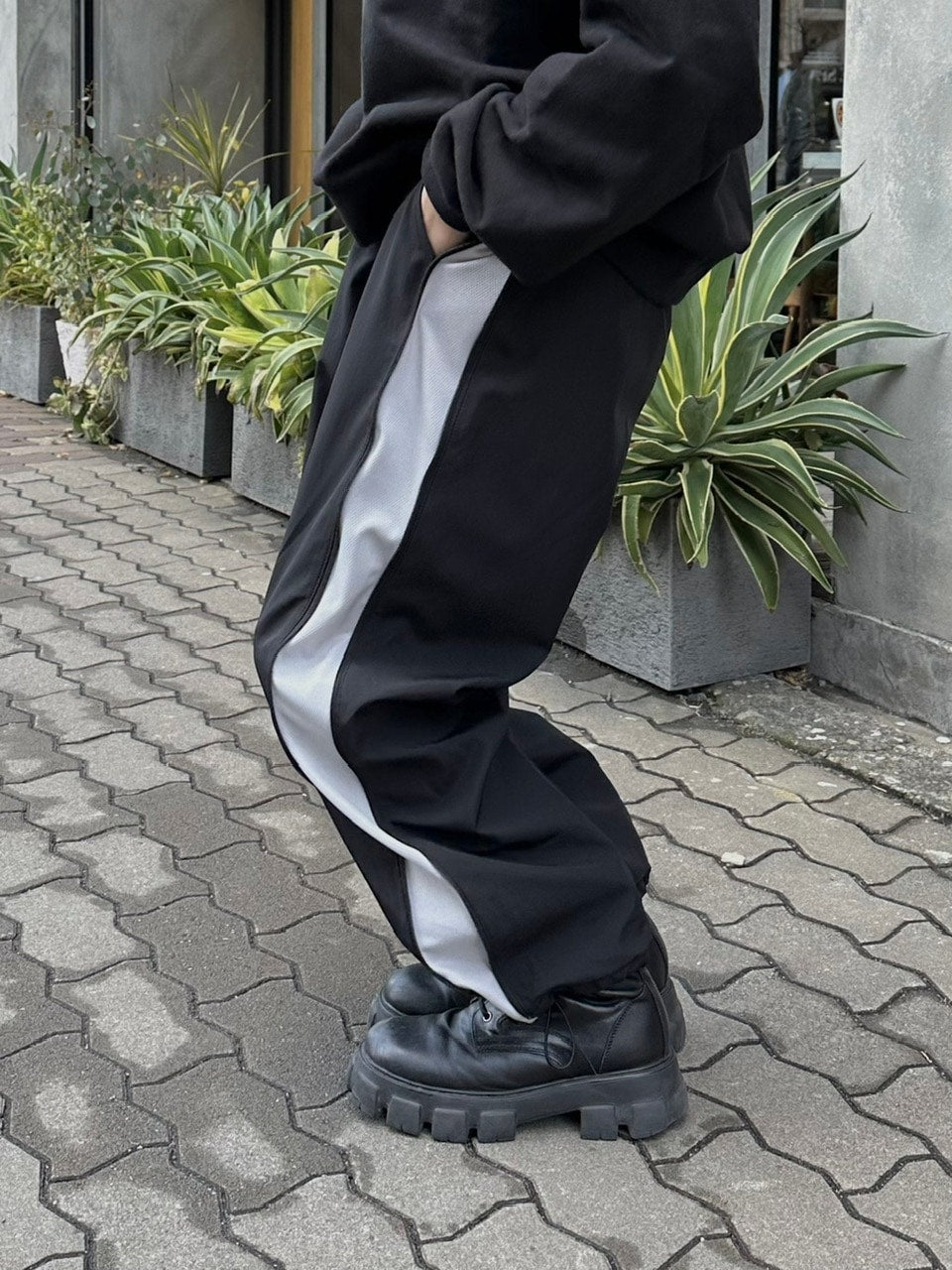 受注制【Chikashitsu +】side zip wide nylon pants (3color)