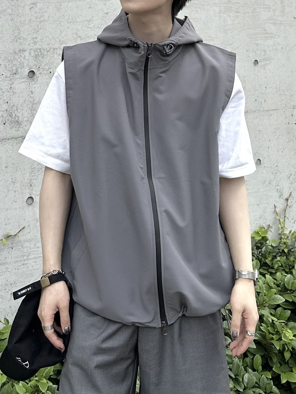 大阪店WEB限定受注制【Chikashitsu +】nylon hood vest (2color)